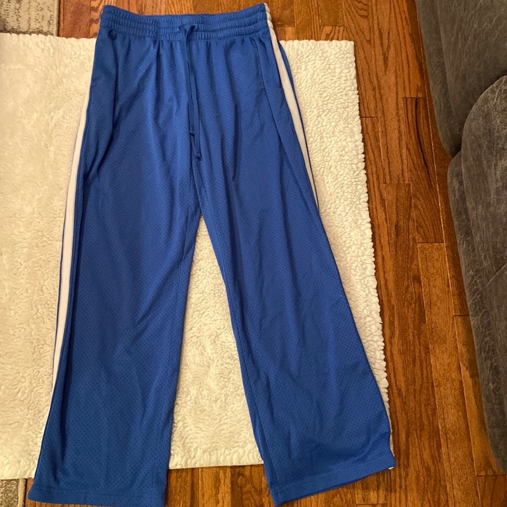 Danskin now size women’s Large, 12 to 14 sweatpants.
